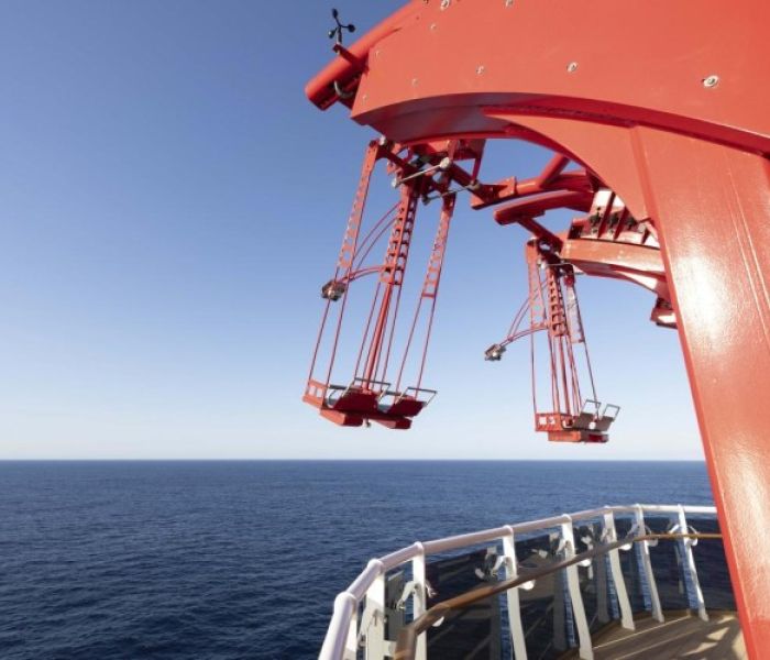 Die beeindruckende &Uuml;berwasser-Schaukel Cliffhanger (Foto: MSC Rights)